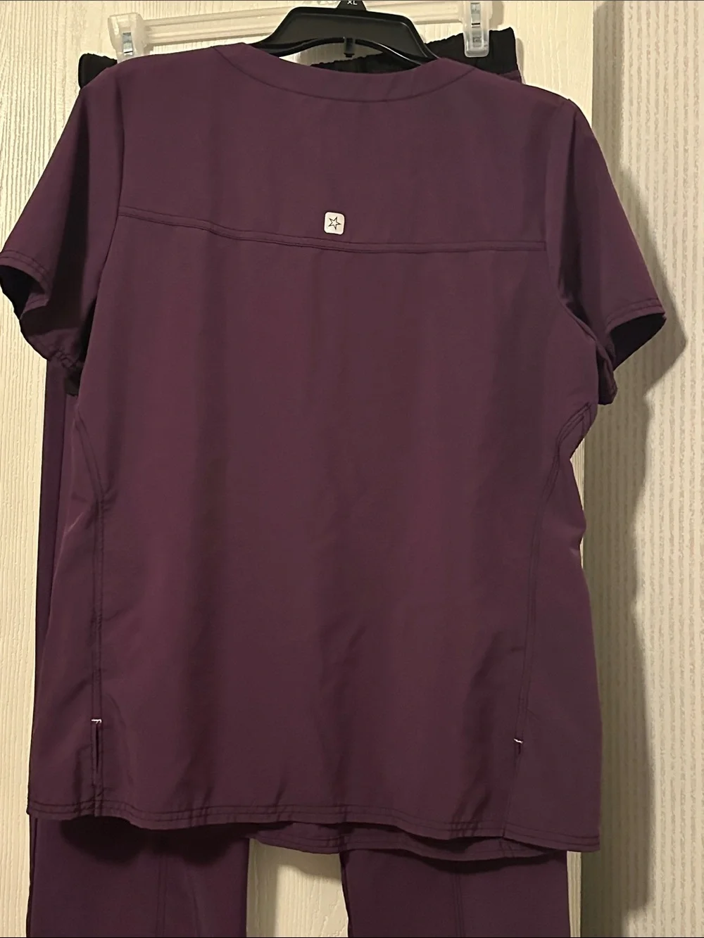 Set Women’s Drawstring scrubs